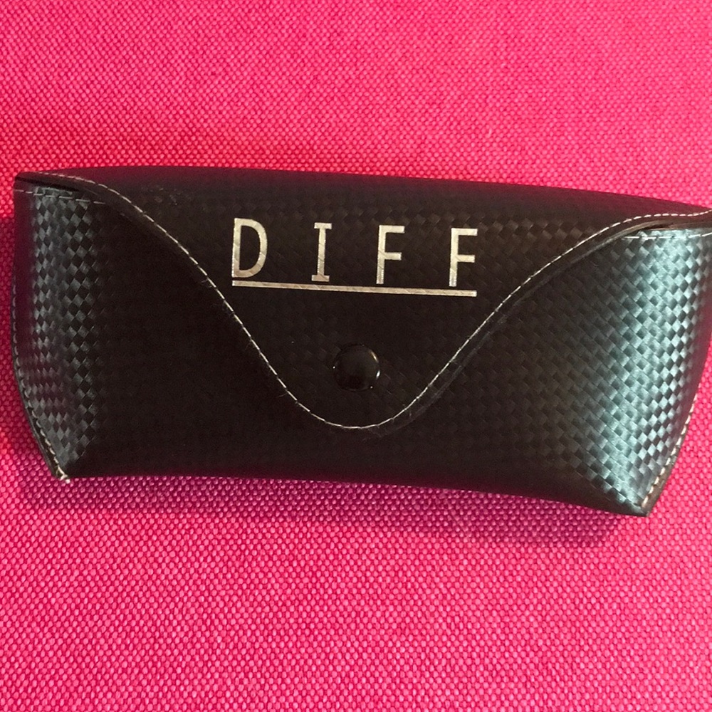 Diff Riley Sunglasses - Picture 8 of 8